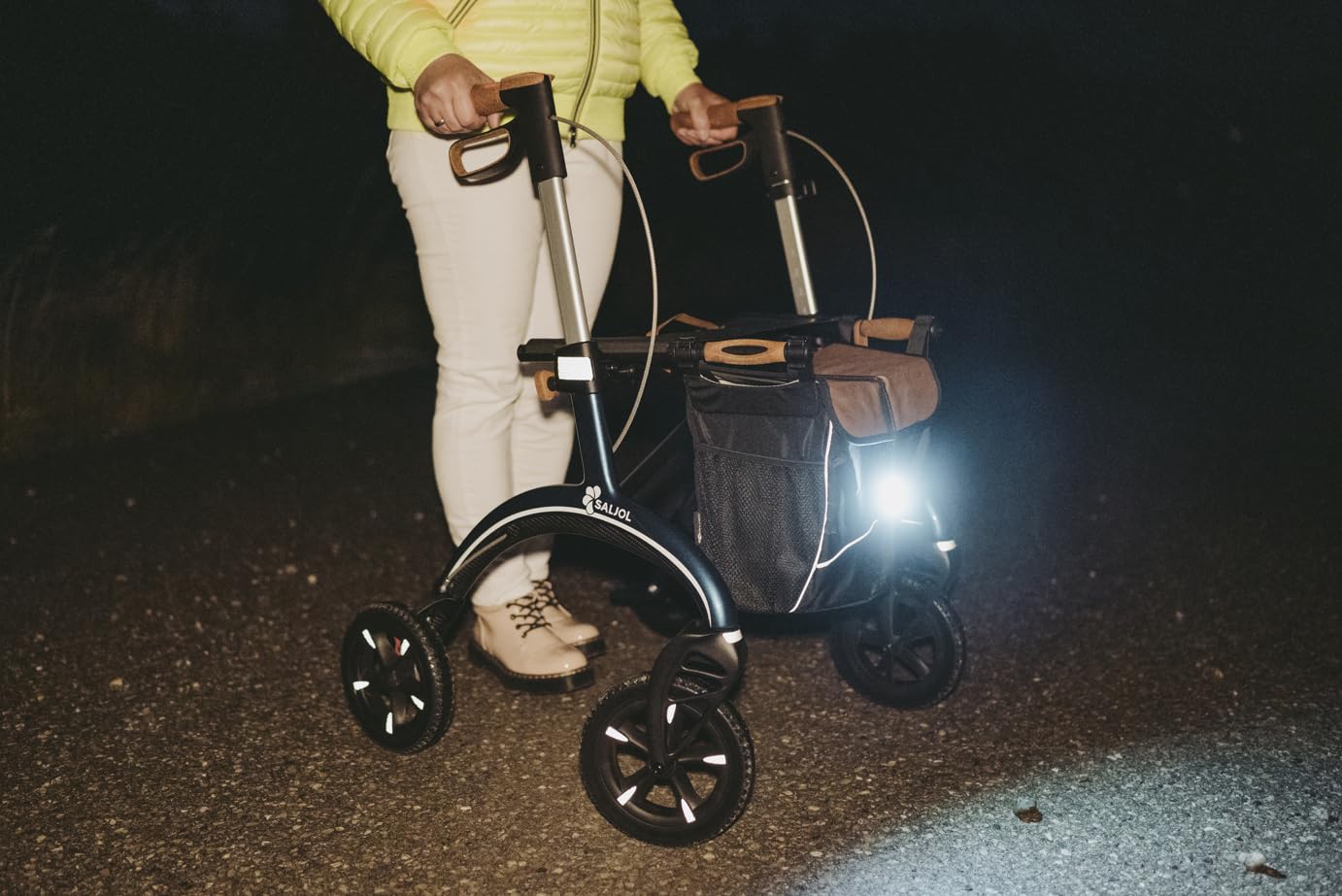 saljol-led-lampe-f-r-allround-und-carbon-rollator-rollatorleuchte-inkl-3x-aaa-ba image 3